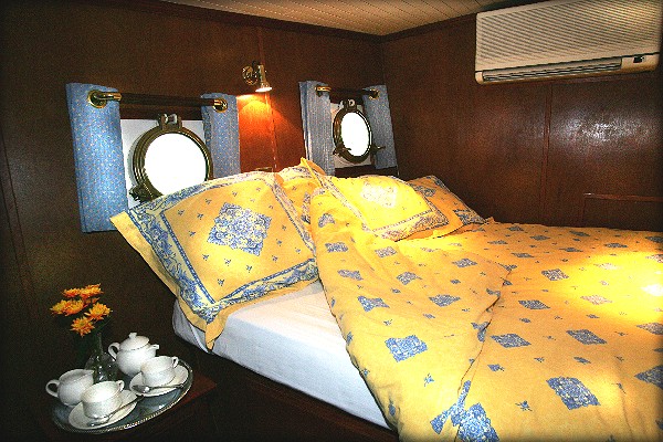CRUCEROS FLUVIALES CANALES DE FRANCIA ANJODI CRUCEROS CANAL DU MIDI CRUCEROS EN FAMILIA CRUCEROS CON AMIGOS CRUCEROS DE LUJO CHARTER CRUCEROS CHARTER BARCOS CRUCEROS DE LUJO FAMILIAS